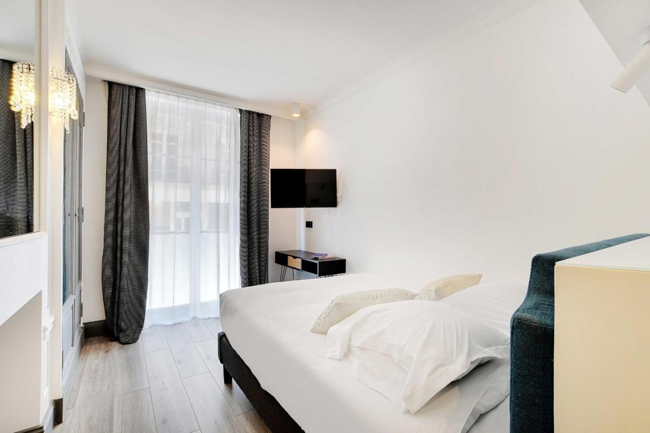 Magnifique Appartement - 2Br - 6P - Place De L'Etoile París Exterior foto